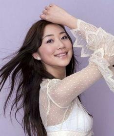 娱乐圈爆料生女明星,某明星喜得千金，甜蜜分享幸福瞬间